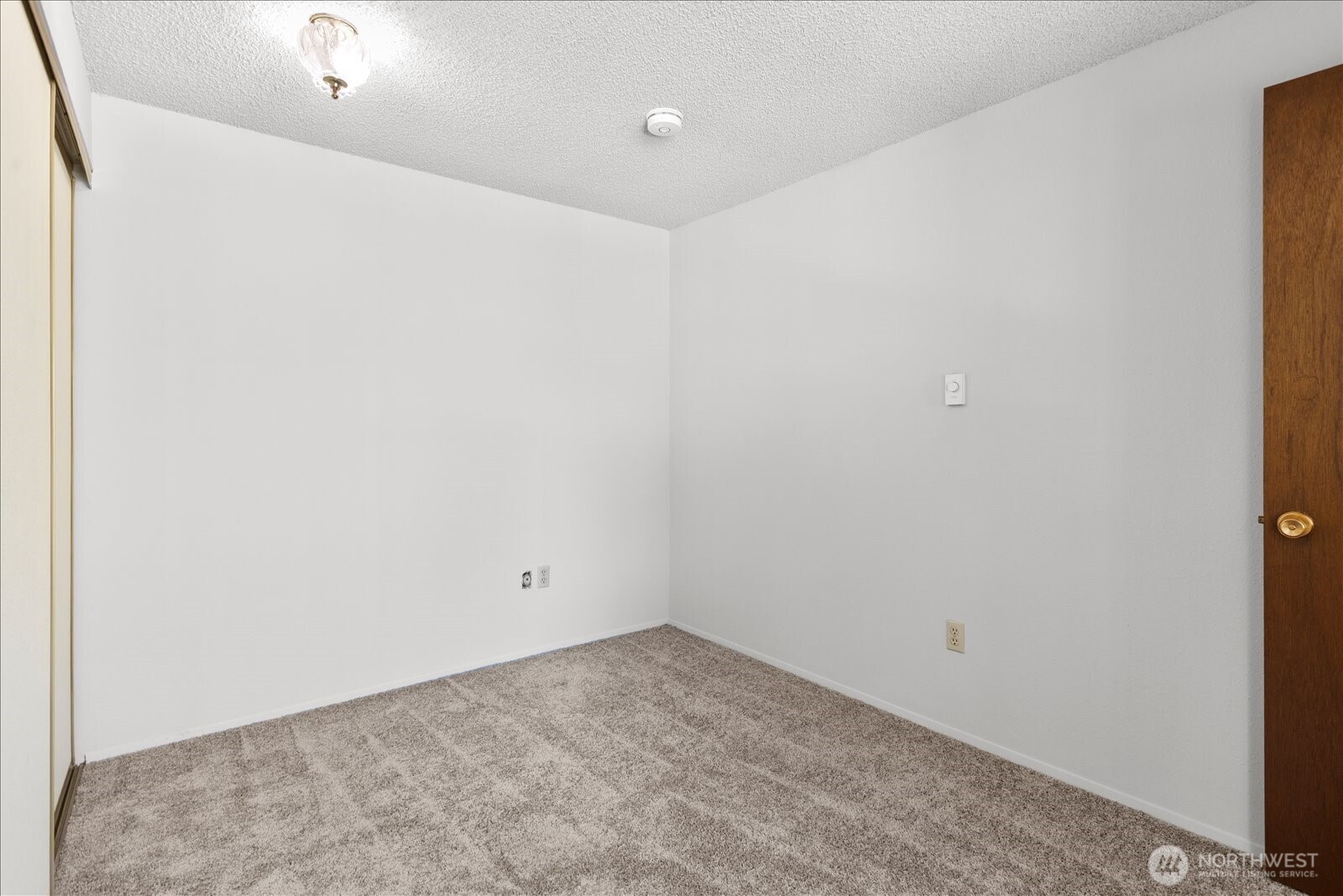 15914 3rd Place Southwest, Unit C Burien, WA 98166 - Photo 20 of 34 a view of empty room