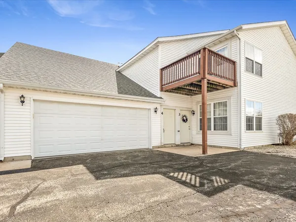 $179,900 | 10184 Metalmark Lane, Unit 142D, Roscoe, IL 61073