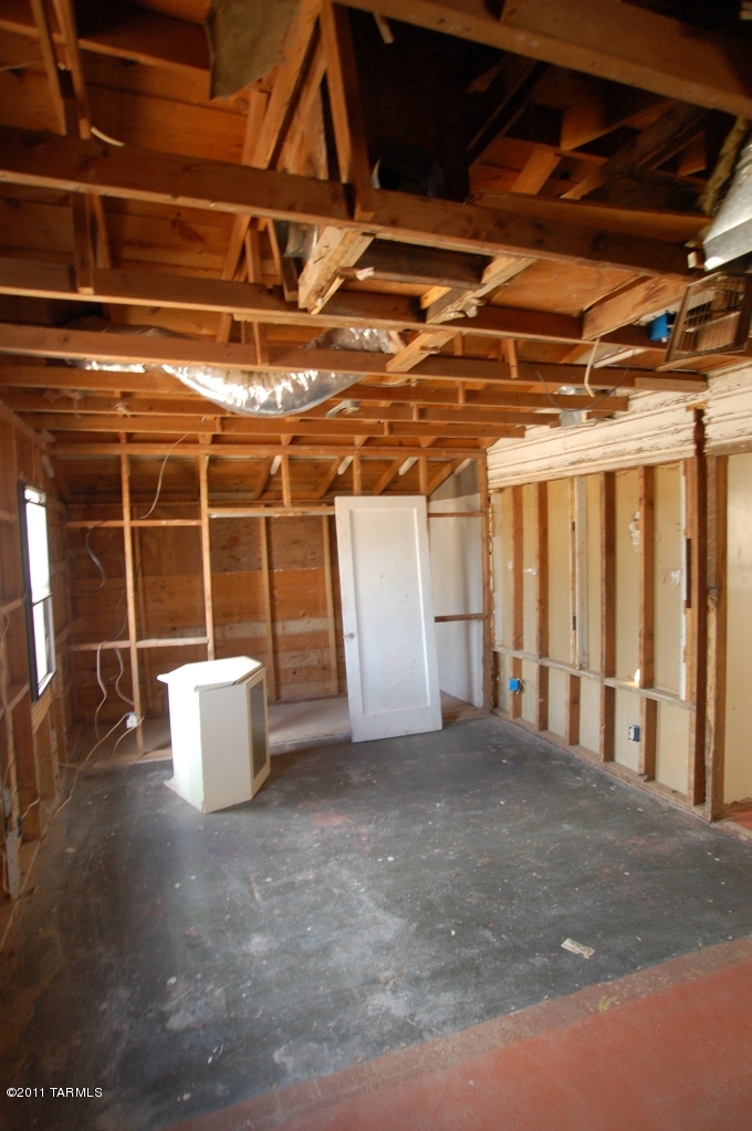 605 West Thurber Road Tucson, AZ 85705 - Photo 4 of 14 Gallery Image 4