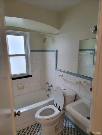 $1,400 | 225 South Barat Avenue, Ferguson, MO 63135