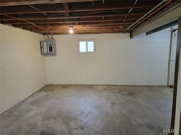 $1,400 | 225 South Barat Avenue, Ferguson, MO 63135