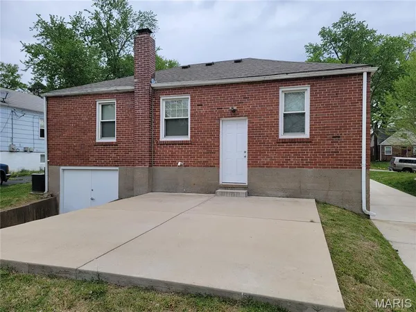 $1,400 | 225 South Barat Avenue, Ferguson, MO 63135