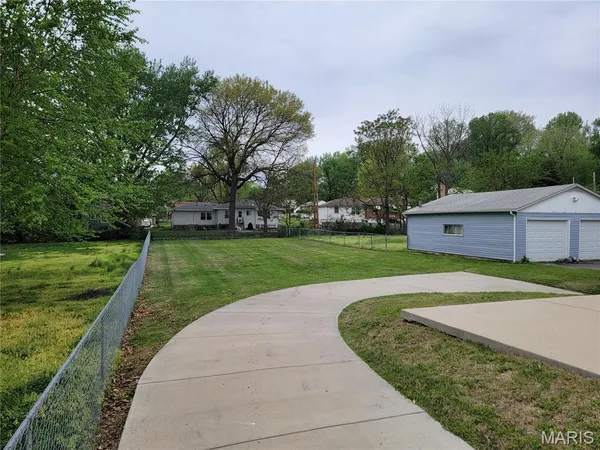 $1,400 | 225 South Barat Avenue, Ferguson, MO 63135