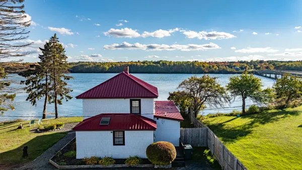 $695,000 | 1723 Highway 1, Sullivan, ME 04664