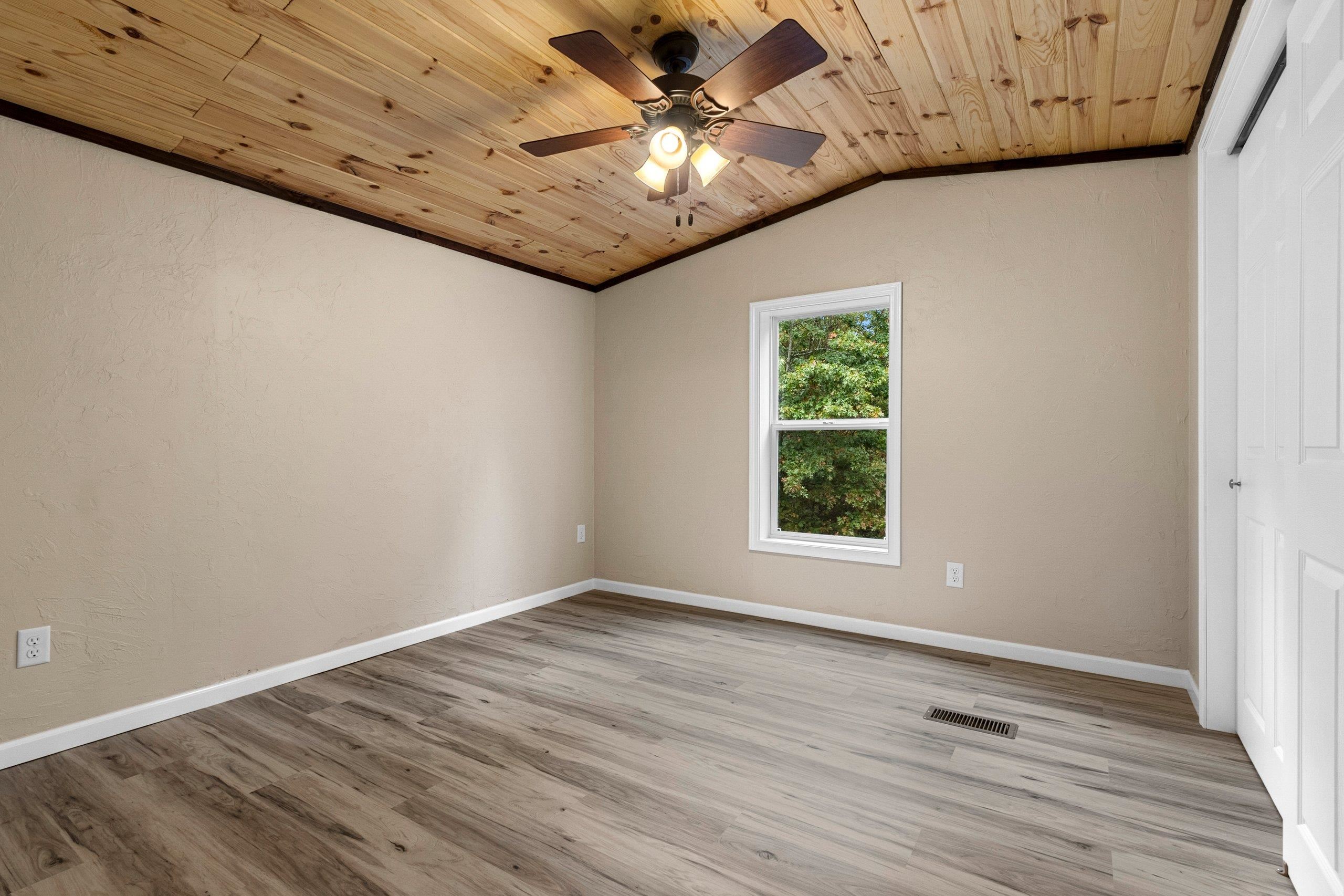 W11680 West 26th Road Pound, WI 54161 - Photo 15 of 27