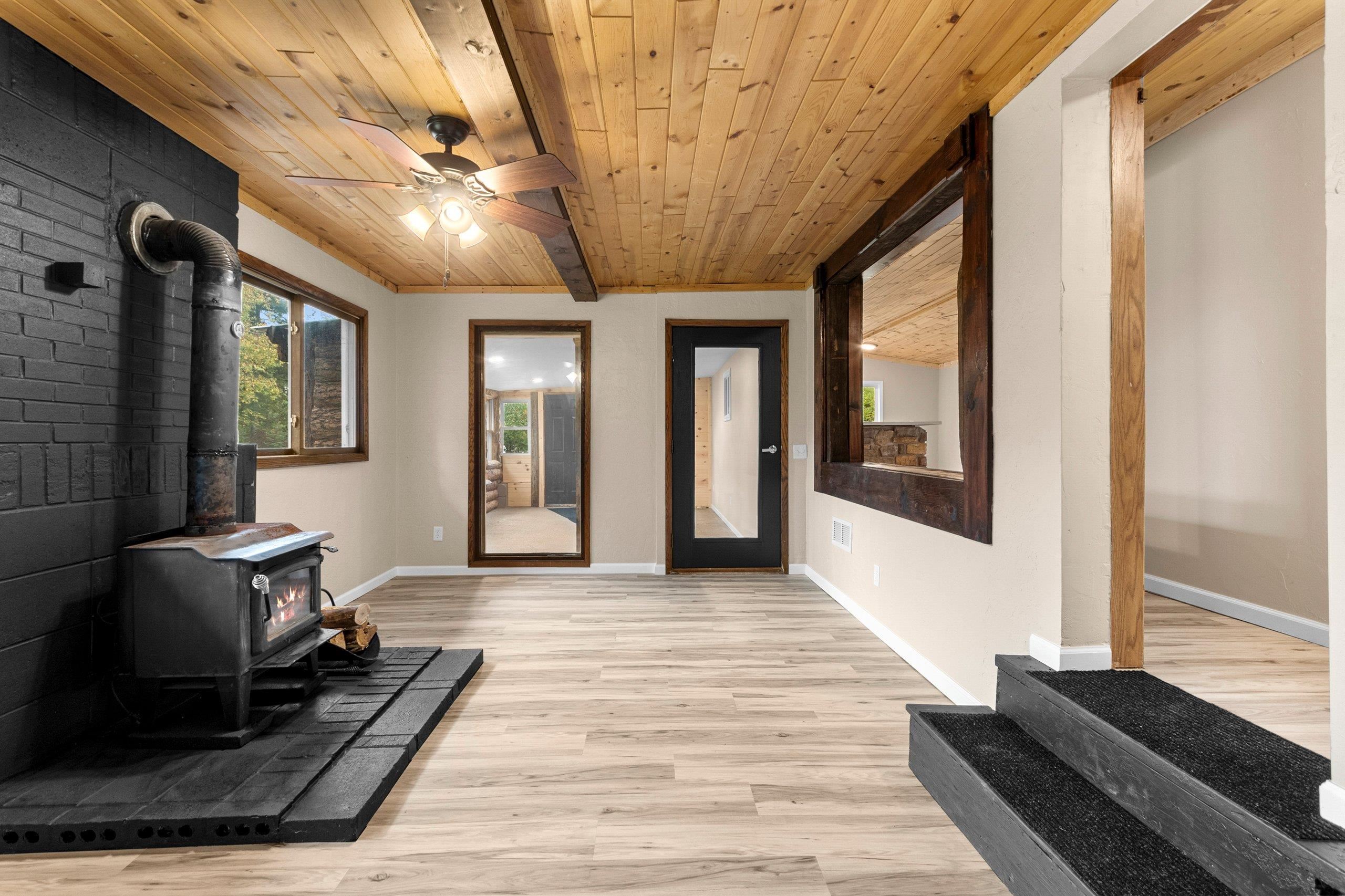 W11680 West 26th Road Pound, WI 54161 - Photo 4 of 27