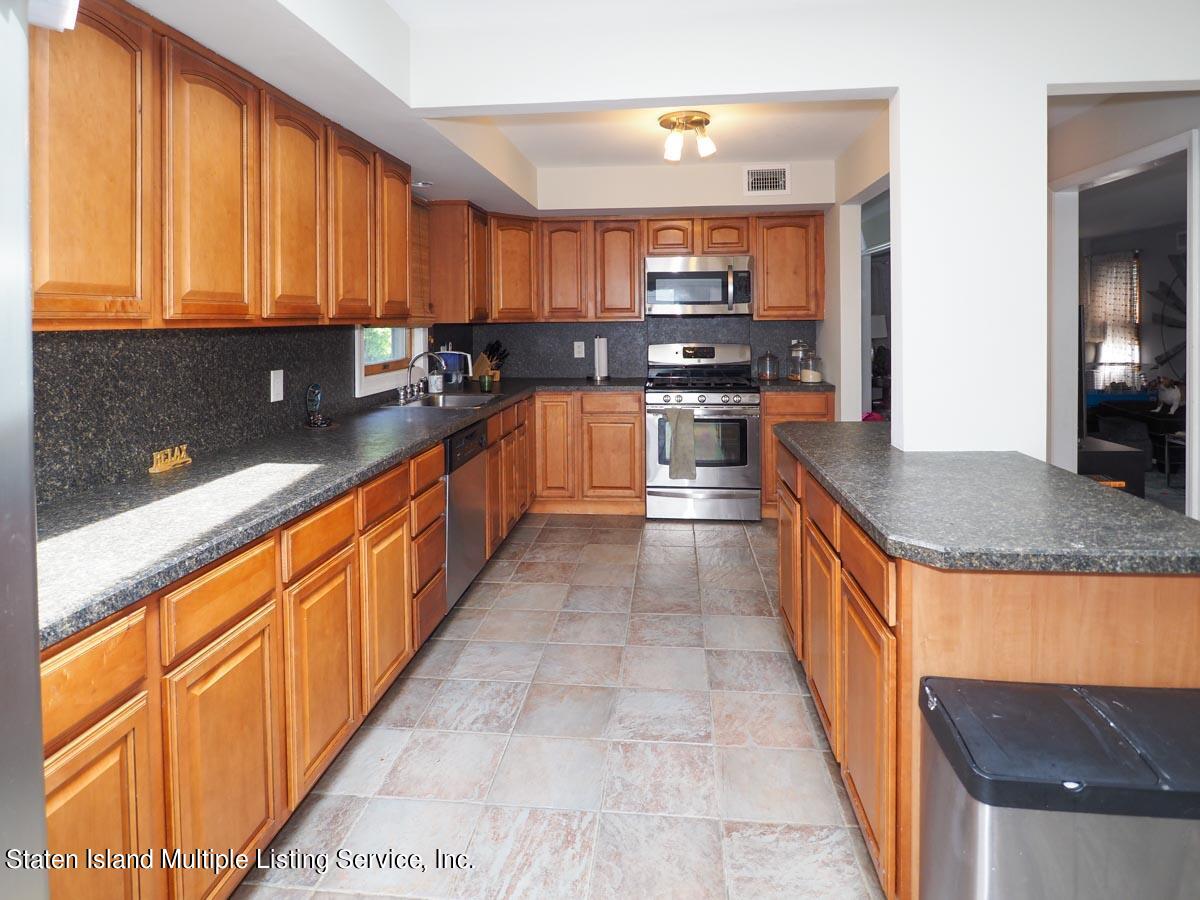 680 Annadale Road Staten Island, NY 10312 - Photo 7 of 32 P5120609