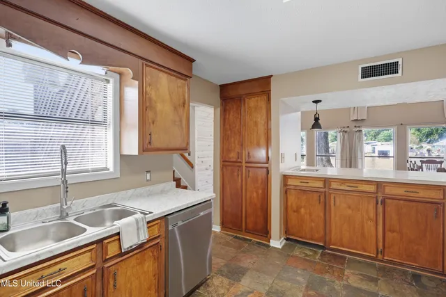 $275,000 | 222 Trace Harbor Road, Madison, MS 39110