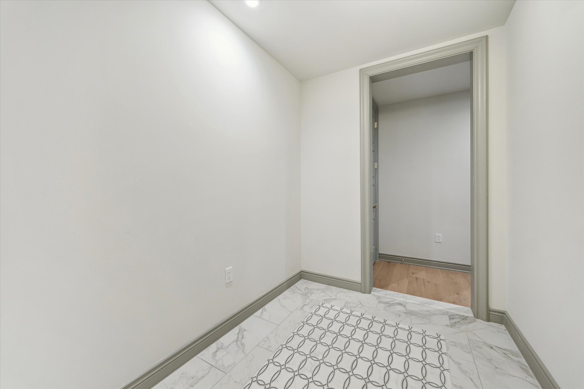 1717 Bissonnet Street, Unit 1101 Houston, TX 77005 - Photo 24 of 34 a view of an empty room