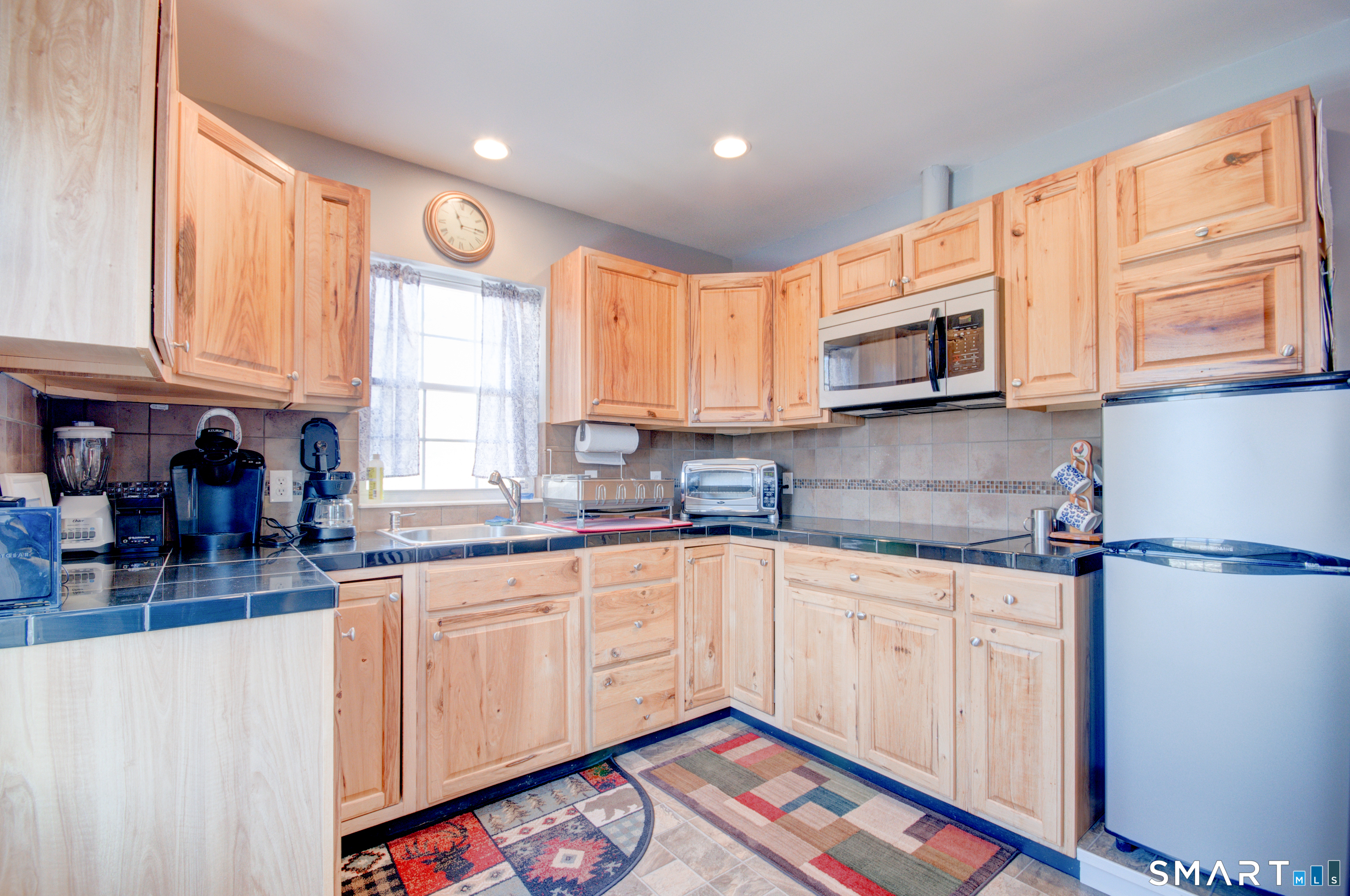 33 Chapman Road, Unit B Stonington, CT 06378 - Photo 2 of 19 Gallery Image 2
