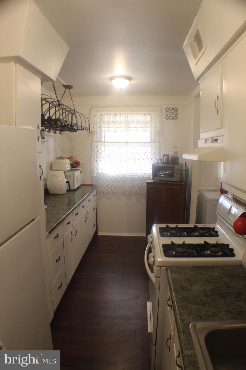 4546 Aberdale Road Philadelphia, PA 19136 - Photo 11 of 32 Gallery Image 11