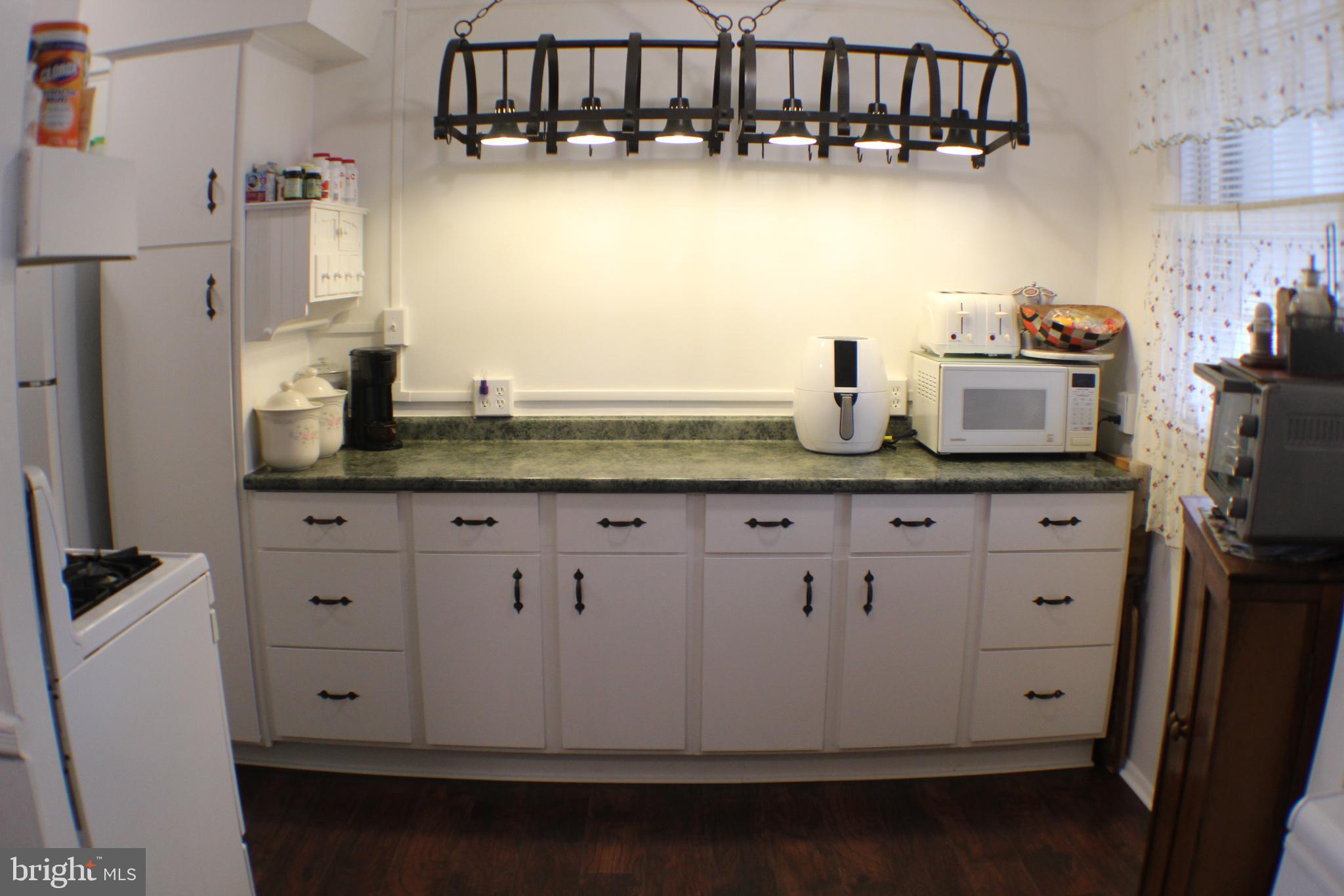4546 Aberdale Road Philadelphia, PA 19136 - Photo 10 of 32 Gallery Image 10