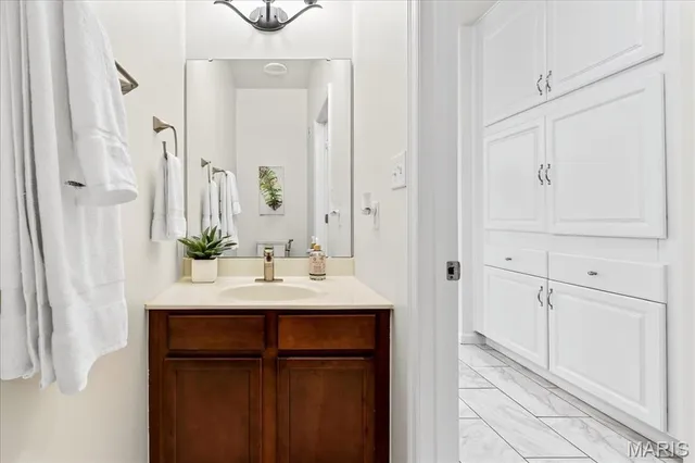 $710,000 | 334 Lauren Landing, Ballwin, MO 63021