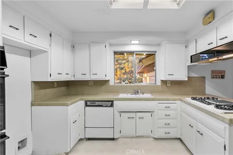 $1,285,000 | 9960 Milburn Drive, Sun Valley, CA 91352