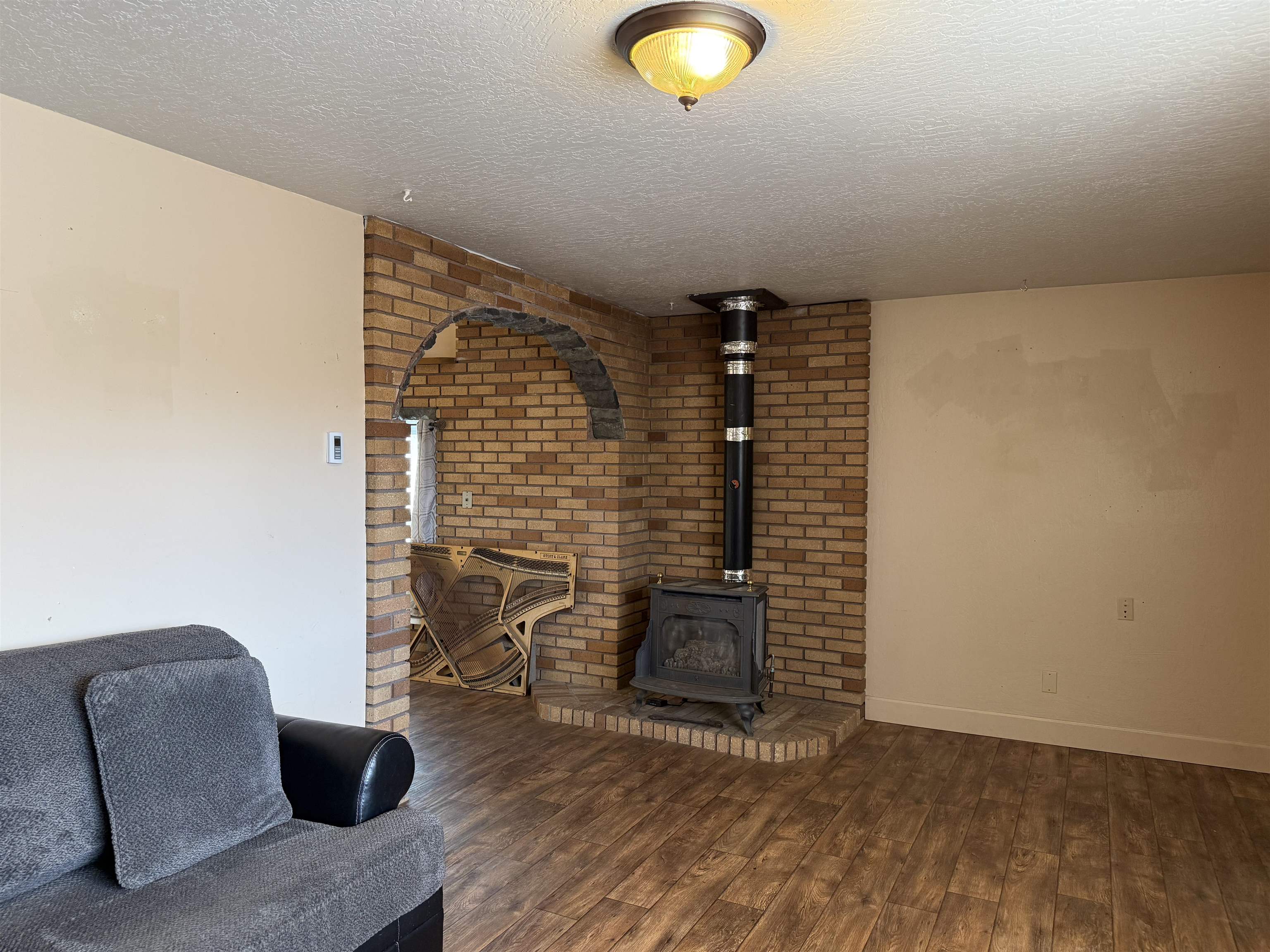 720 Richards Street Thermopolis, WY 82443 - Photo 6 of 22