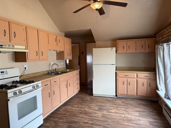 $135,000 | 720 Richards Street, Thermopolis, WY 82443