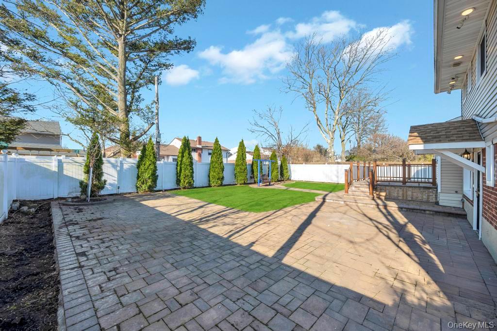 16 Phipps Lane Plainview, NY 11803 - Photo 26 of 26
