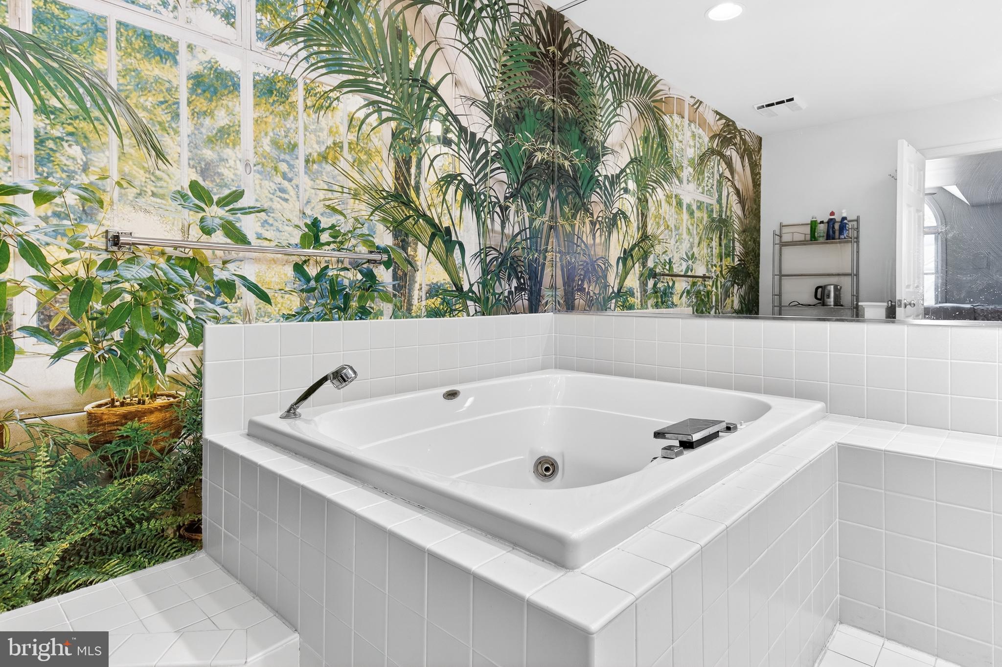 123 Pinnacle Point Drive Lancaster, PA 17601 - Photo 24 of 41 Primary Bedroom Bath