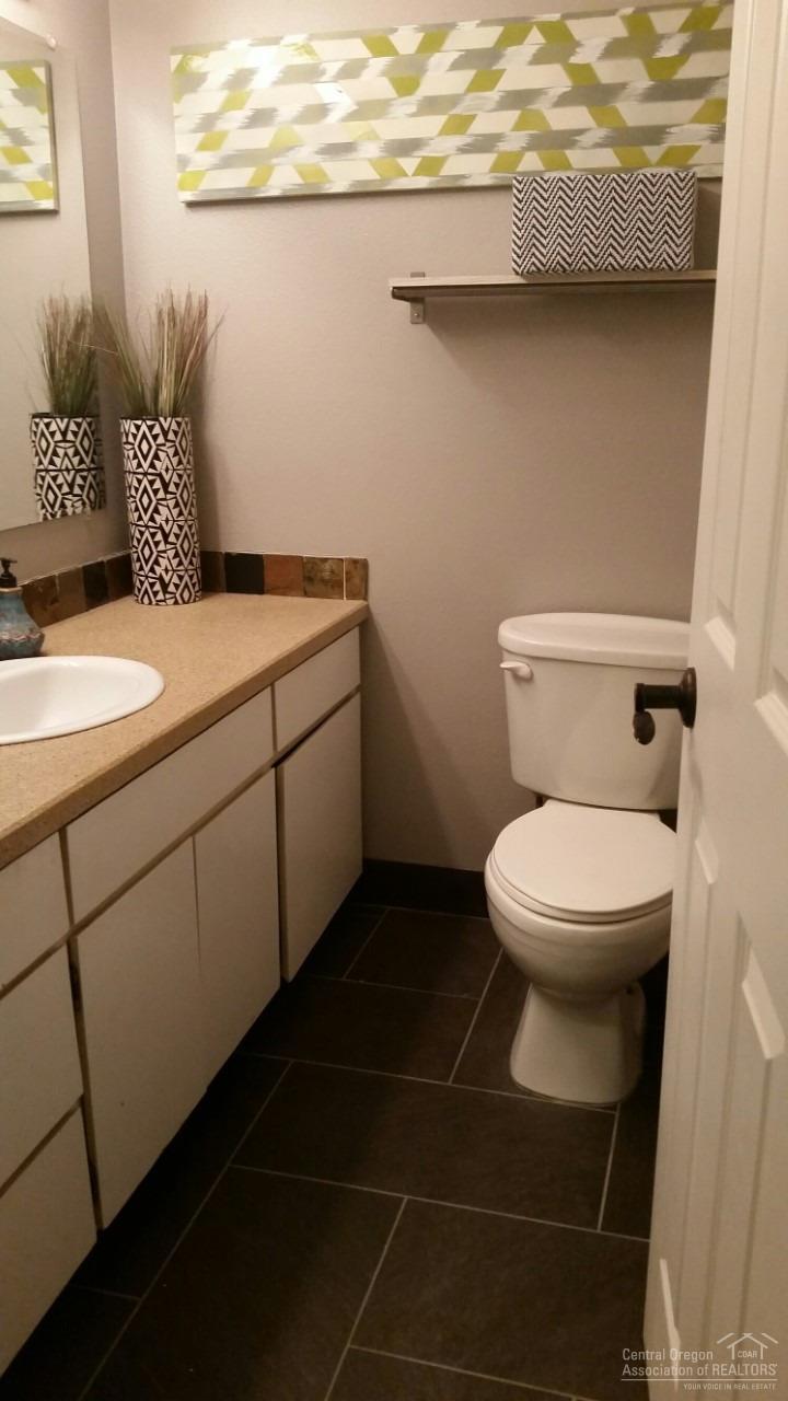 418 Southwest Blakely Court Bend, OR 97702 - Photo 13 of 25 Additional Photo