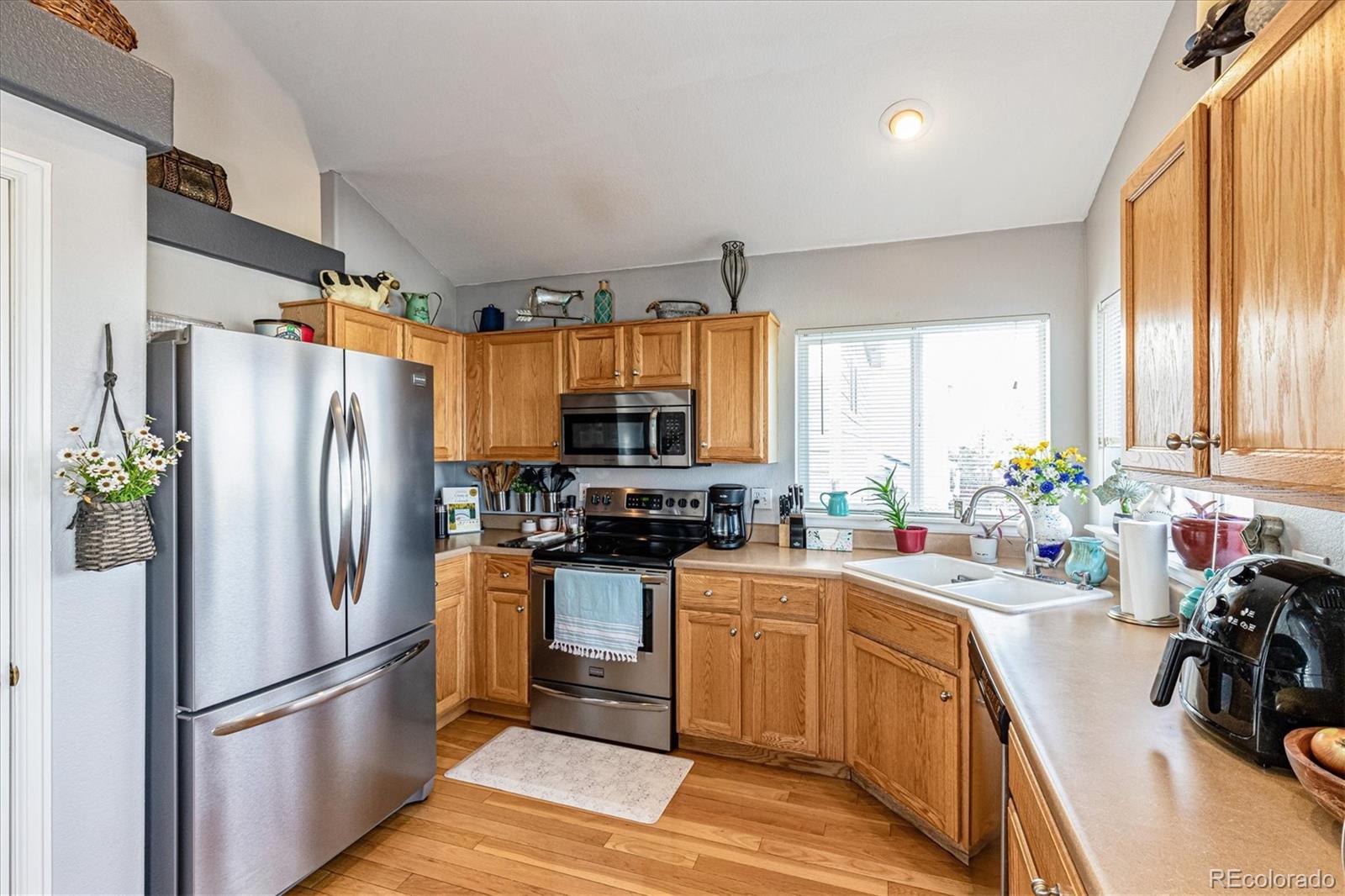 9840 Saybrook Street Highlands Ranch, CO 80126 - Photo 6 of 21 Gallery Image 6