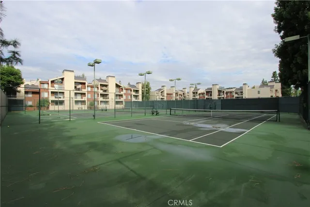 $450,000 | 5520 Owensmouth Avenue, Unit 217, Woodland Hills, CA 91367