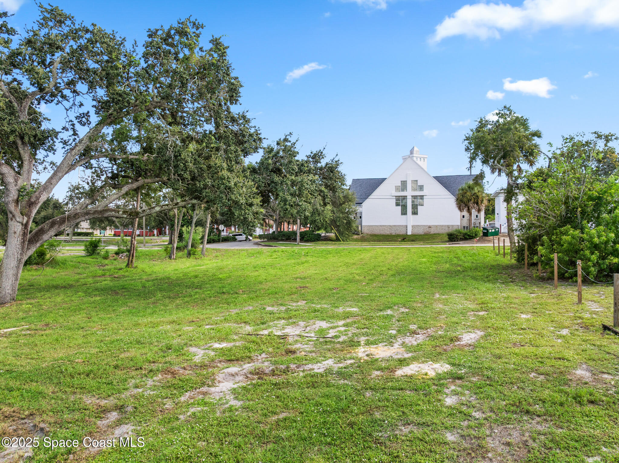 433 King Street Cocoa, FL 32922 - Photo 18 of 25 a view of a green field