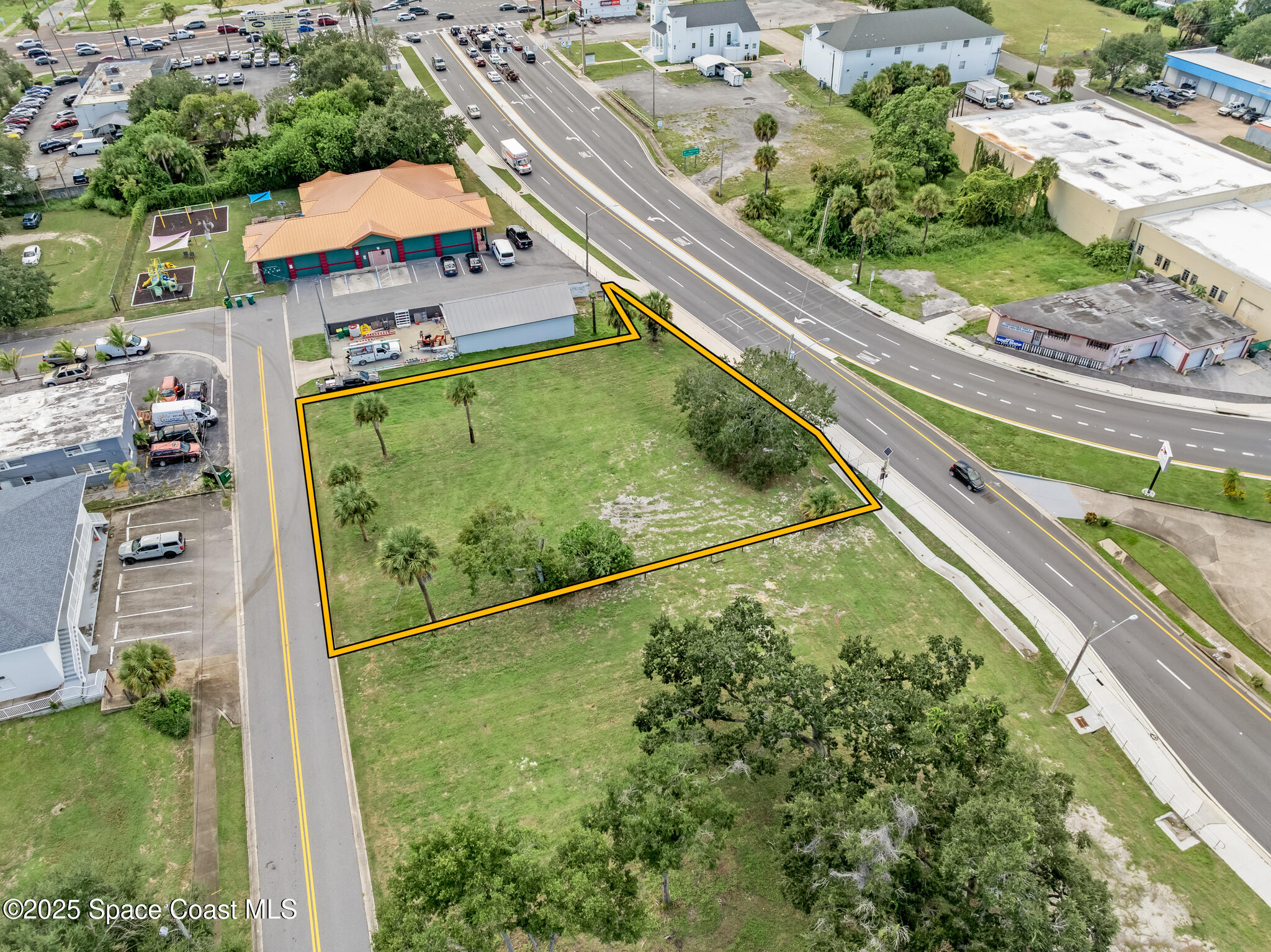 433 King Street Cocoa, FL 32922 - Photo 3 of 25 an aerial view of a house