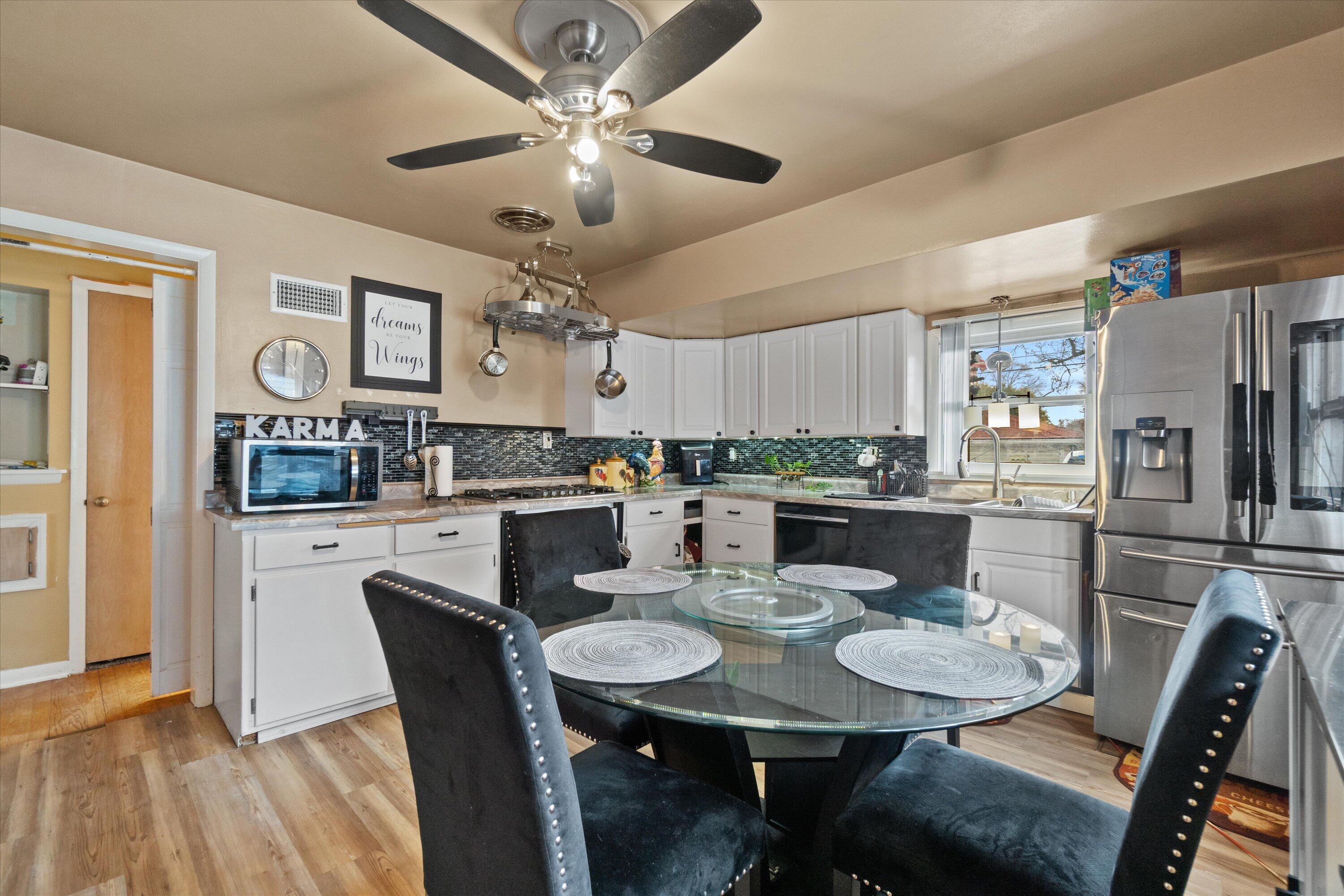7208 West Nash Street Milwaukee, WI 53216 - Photo 9 of 27 Kitchen/Dining Area