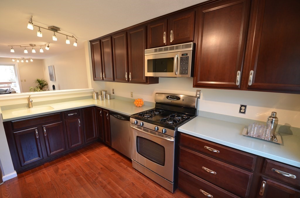 137 Stone Ridge Road, Unit 137 Franklin, MA 02038 - Photo 6 of 24 Gallery Image 6