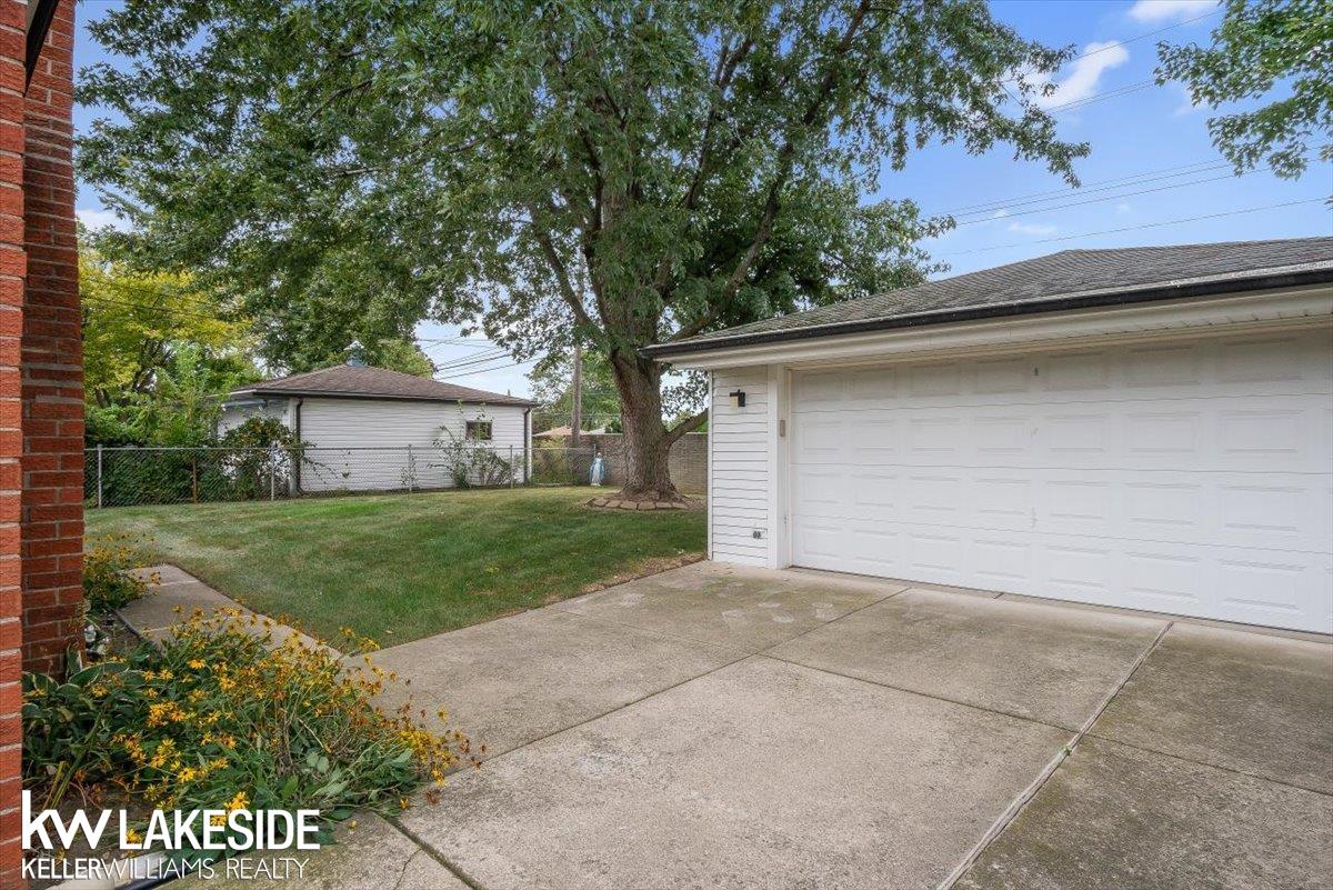 34629 Greentrees Road Sterling Heights, MI 48312 - Photo 33 of 41 50154829-fd7d4d8b-2599-47aa-a5a1-93032a5f32be.JPG