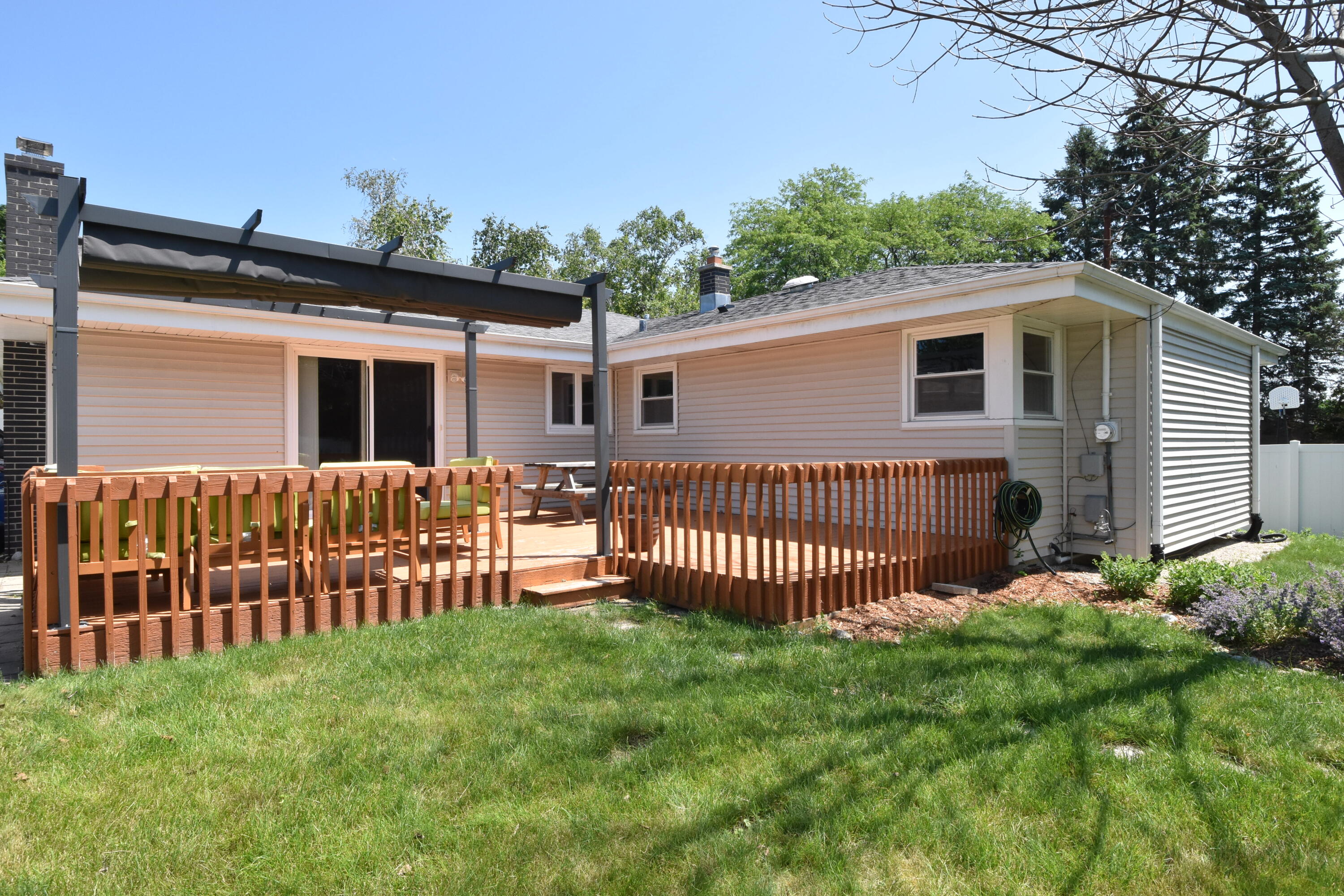 48 Virginia Street Racine, WI 53405 - Photo 44 of 47 Back view