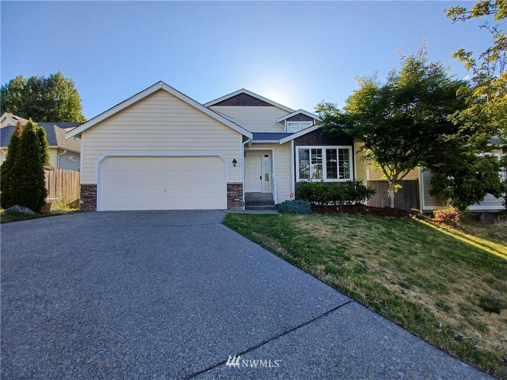 2113 Burnett Place South Renton, WA 98055 - Photo 1 of 22 Gallery Image 1