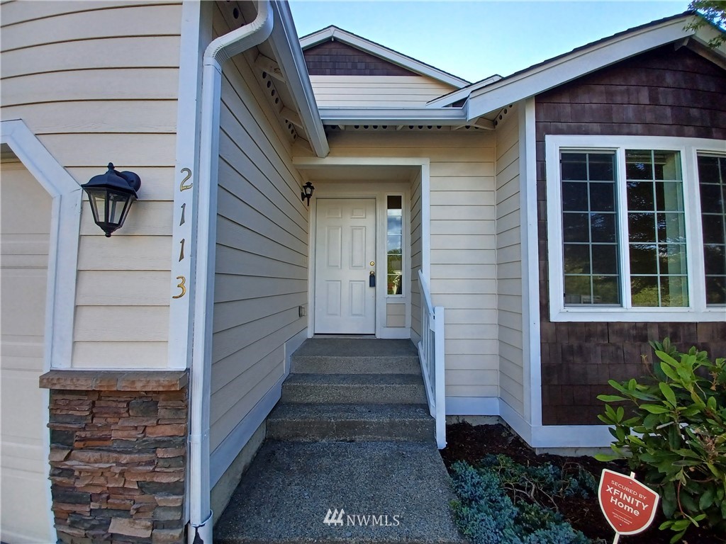 2113 Burnett Place South Renton, WA 98055 - Photo 3 of 22 Gallery Image 3