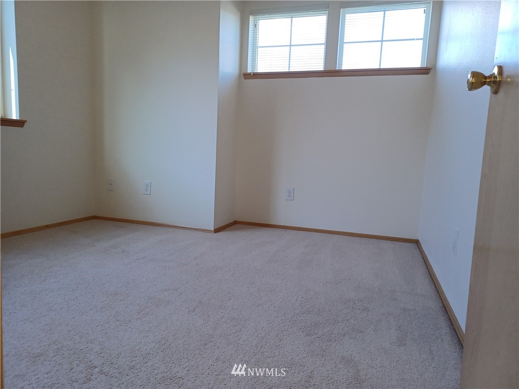 2113 Burnett Place South Renton, WA 98055 - Photo 21 of 22 Gallery Image 21