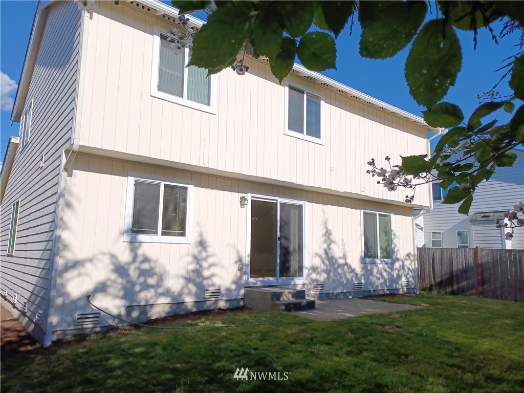 2113 Burnett Place South Renton, WA 98055 - Photo 5 of 22 Gallery Image 5