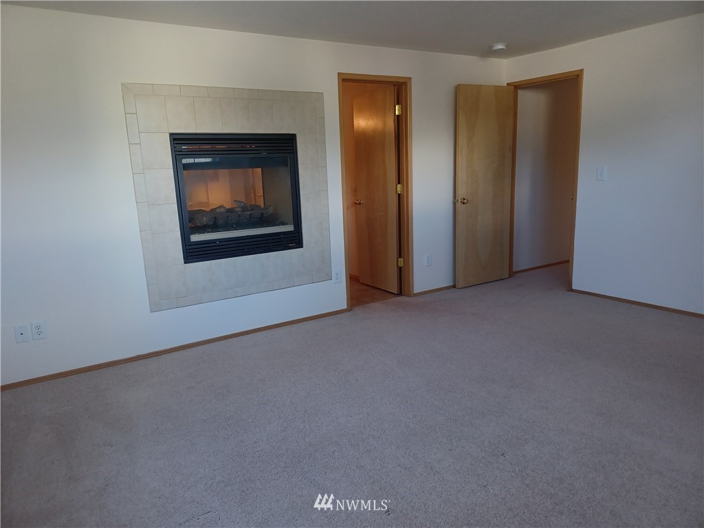 2113 Burnett Place South Renton, WA 98055 - Photo 7 of 22 Gallery Image 7