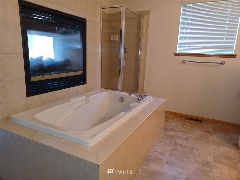 2113 Burnett Place South Renton, WA 98055 - Photo 8 of 22 Gallery Image 8