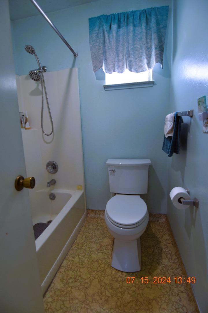 3909 Paladin Drive San Jose, CA 95124 - Photo 15 of 20 a bathroom with a toilet and a shower
