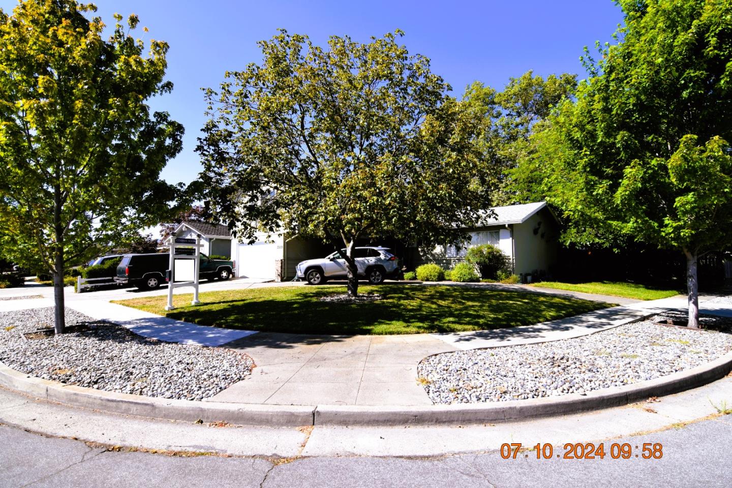 3909 Paladin Drive San Jose, CA 95124 - Photo 2 of 20 a view of a swimming pool with an outdoor space