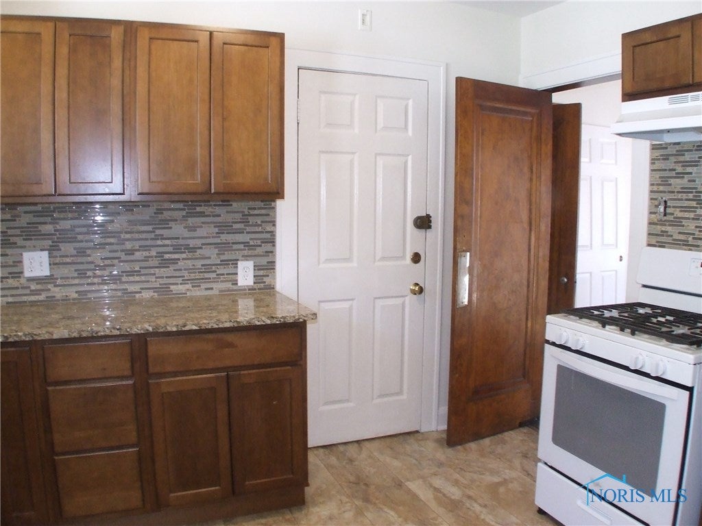 4132 Lowe Road Toledo, OH 43612 - Photo 16 of 22 Gallery Image 16