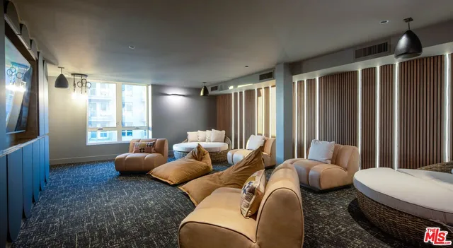 $2,432 | 1340 South Hill Street, Unit 207, Los Angeles, CA 90015