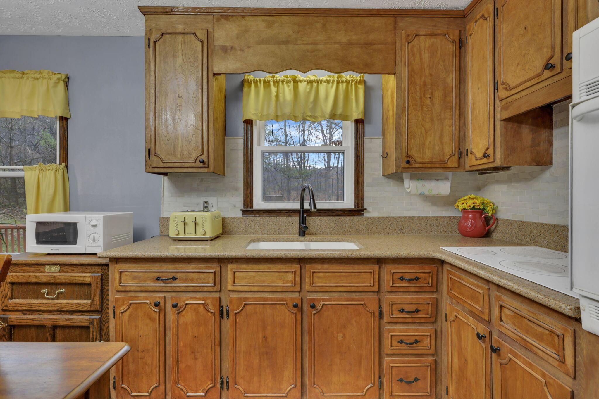 10210 Frasure-Helber Road Logan, OH 43138 - Photo 18 of 54 18-web-or-mls-_S5A6191