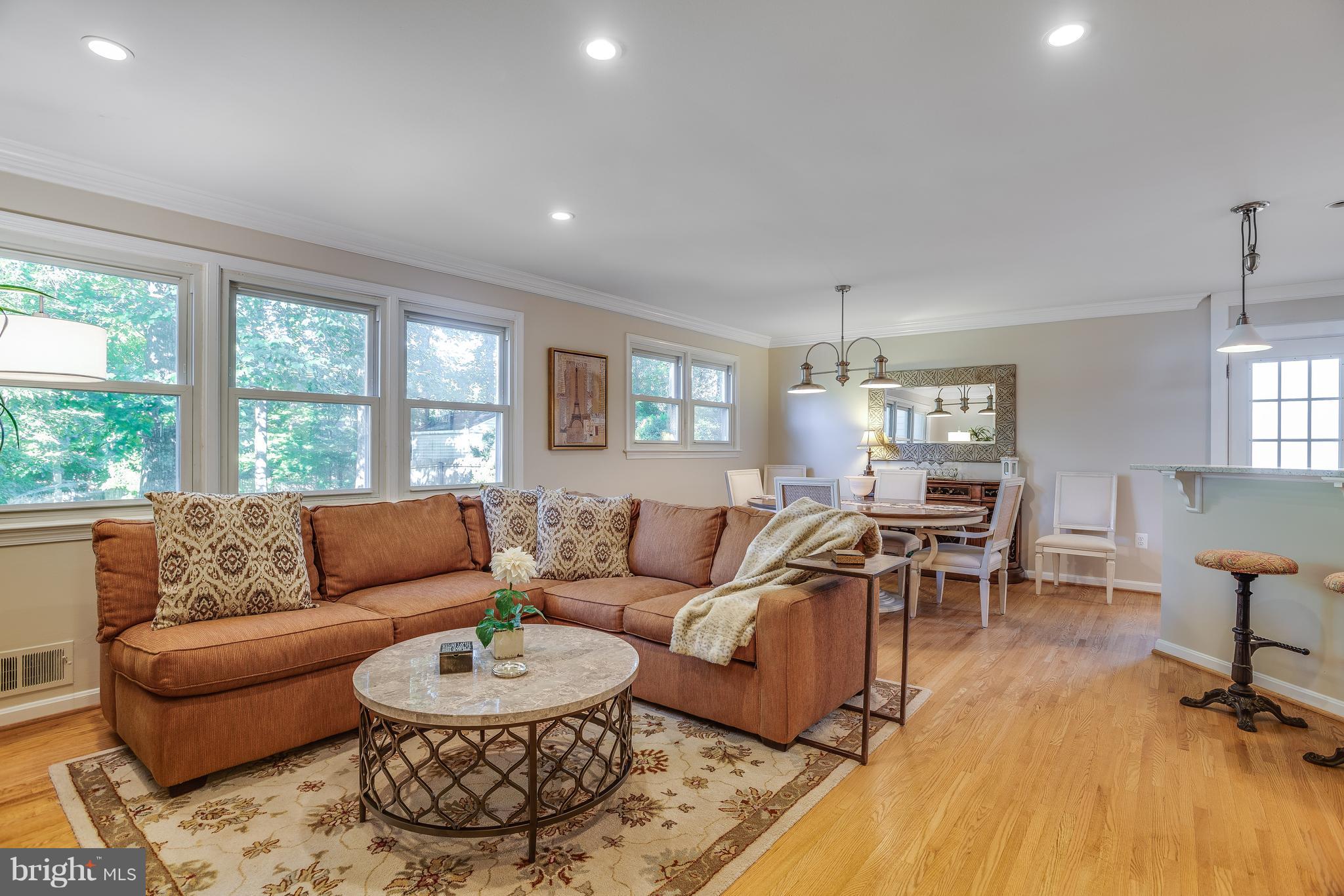 6707 Tusculum Road Bethesda, MD 20817 - Photo 5 of 27 Living Room