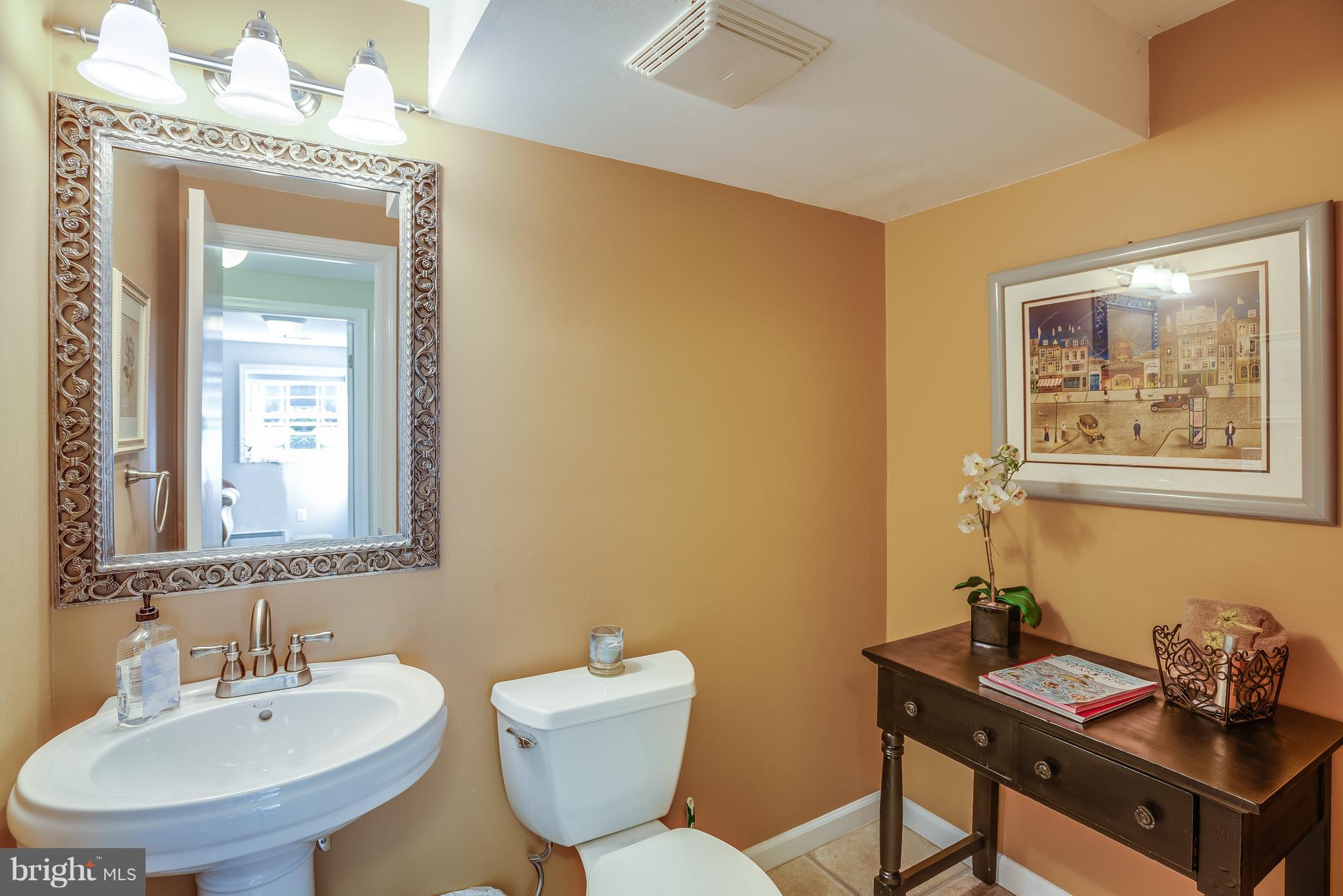 6707 Tusculum Road Bethesda, MD 20817 - Photo 8 of 27 Bath