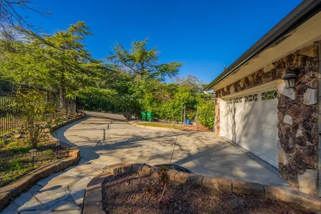 $598,000 | 15943 Highland Circle, Redding, CA 96001
