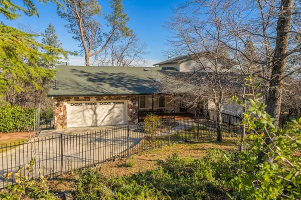 $570,000 | 15943 Highland Circle, Redding, CA 96001