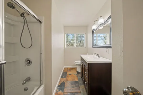 $570,000 | 15943 Highland Circle, Redding, CA 96001