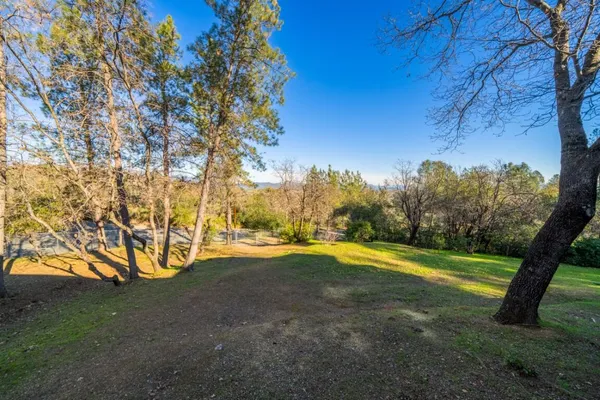 $570,000 | 15943 Highland Circle, Redding, CA 96001