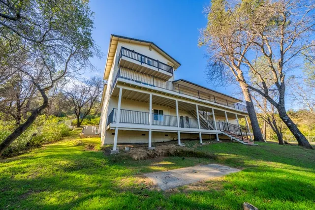 $598,000 | 15943 Highland Circle, Redding, CA 96001