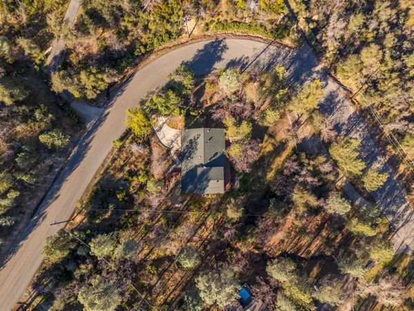 $570,000 | 15943 Highland Circle, Redding, CA 96001